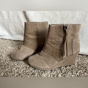 Toms Wedge Booties